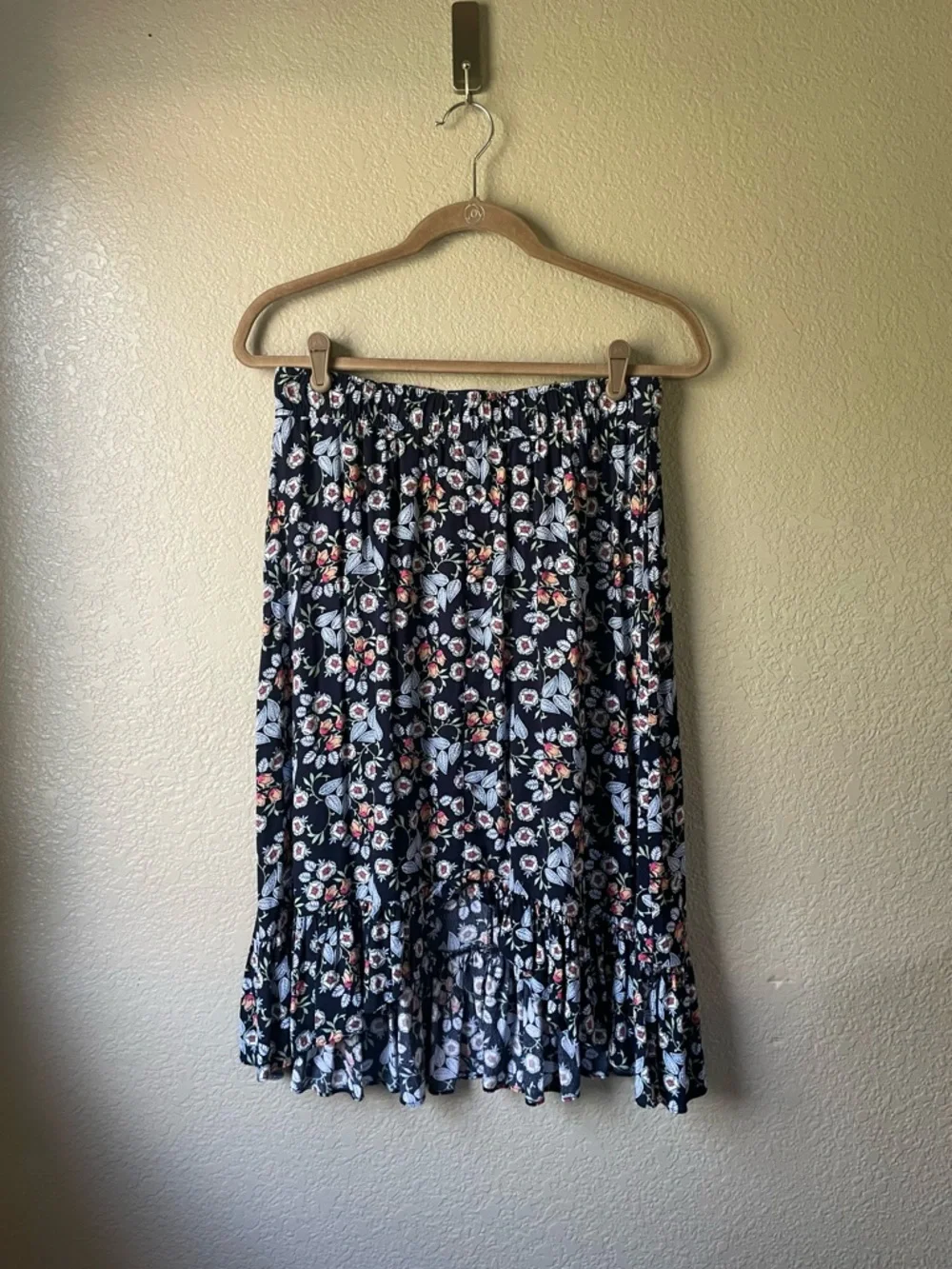 LOFT Petites Womens Medium MP Navy Floral Ruffle Hem Midi Rayon Skirt Modest